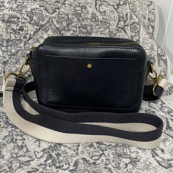 Madewell The Transport Camera Bag Crossbody in Black - Picture 2 of 8